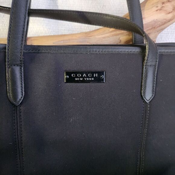 Coach new york y2k med/large neoprene leather trim shoulder bag 12 in - Picture 5 of 12